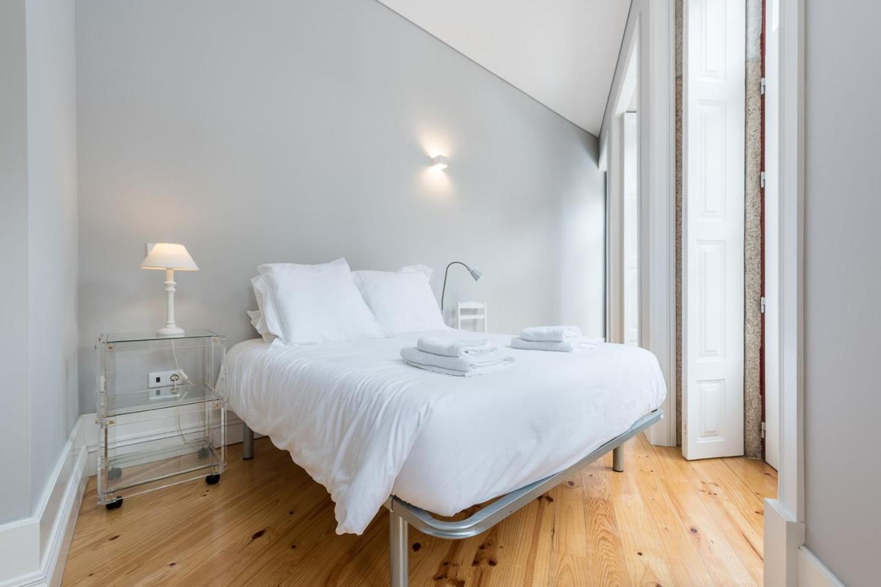 Lovelystay - Porto Windows With Ac By Central Station Eksteriør billede